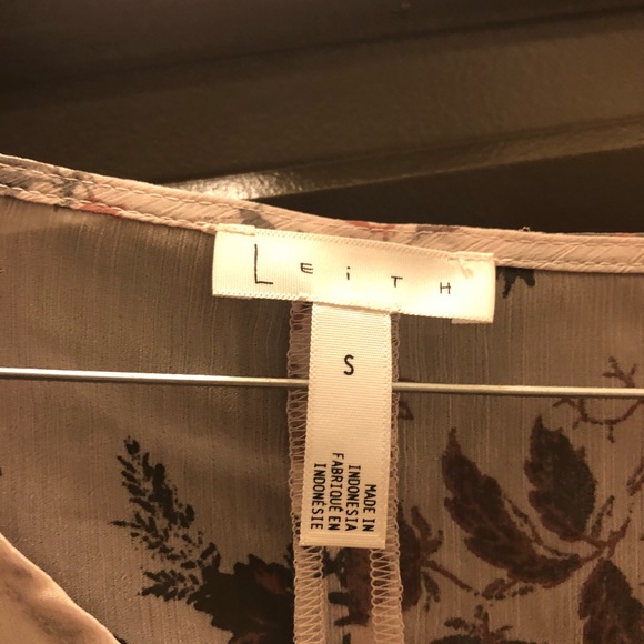 Leith High-Low Ruffle Top - Picture 6 of 6